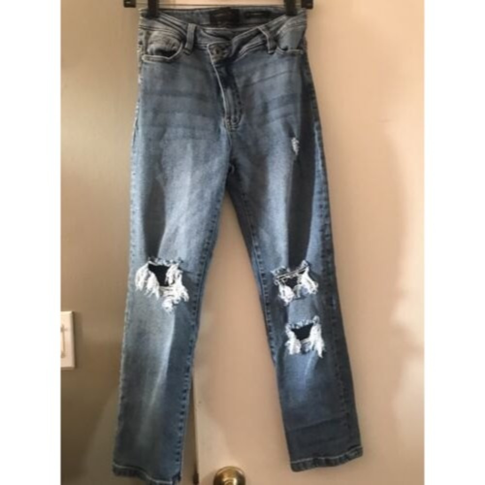 EUC Kendall & Kylie Criss Cross Distressed Iconic High Rise Straight Jeans Sz 26